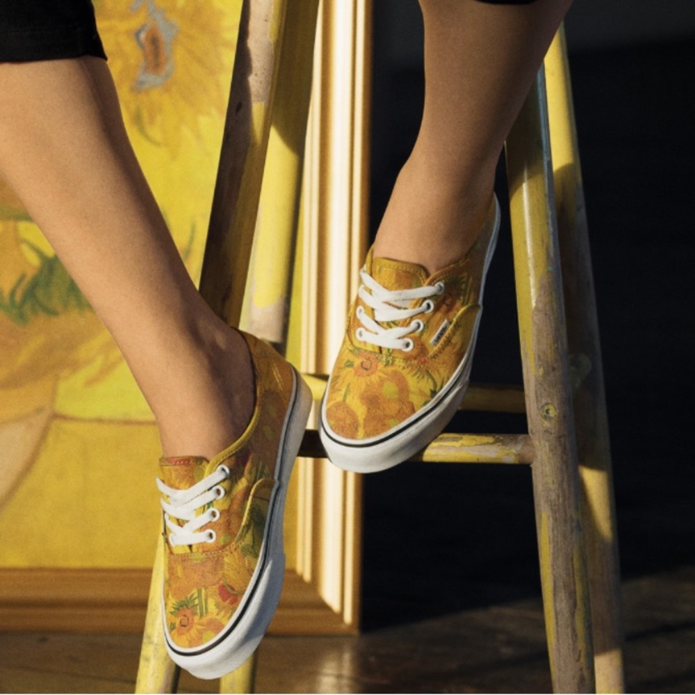 Vans x Van Gogh sneakers and
Clothing Collab Is Pure Art,size:7.0 men/8.5 women,